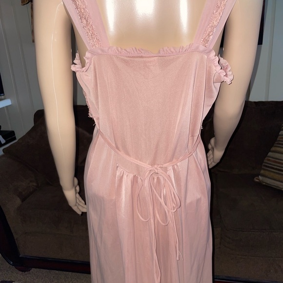 Penny’s Adonna • Vintage • 1970’s • Size 38 (Medium) • Pink • Lace • Nightgown - Picture 4 of 8